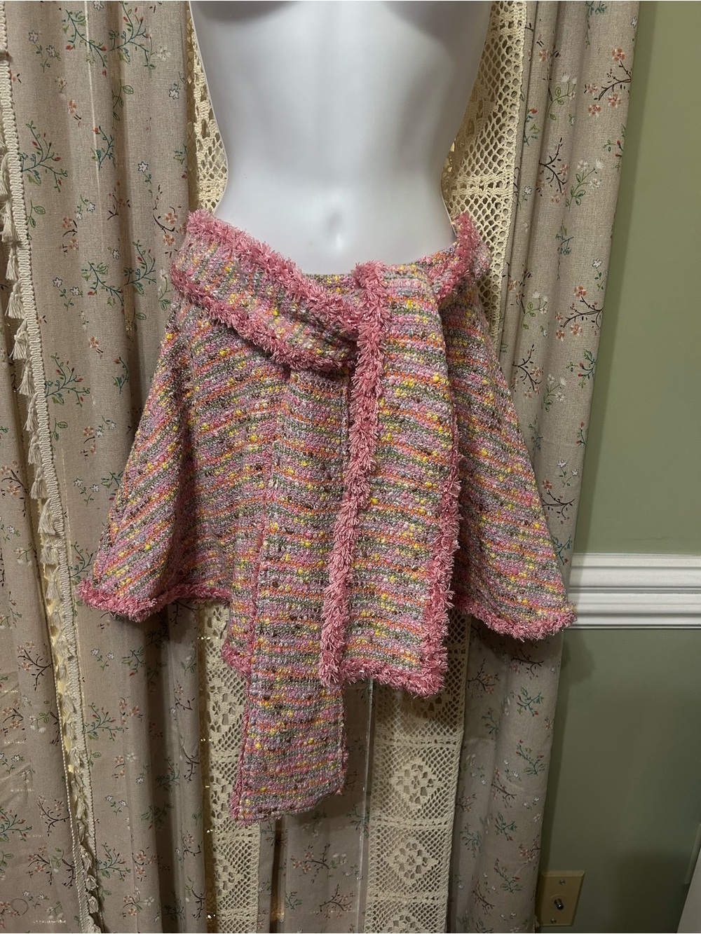 Alexis Lessie Skirt Cherry Blossom Pink Tweed Fringe Mini Skirt Size S EUC - Picture 3 of 6